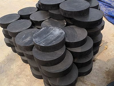 威县板式橡胶支座由若干层橡胶片与薄钢板经加压硫化